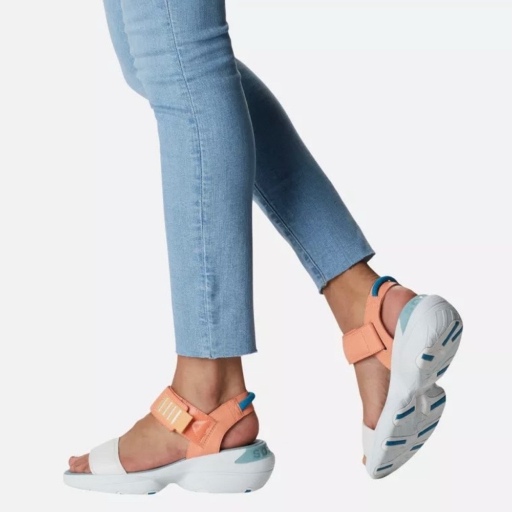 Sorel Explorer Blitz Stride Sandal in Paradiso Peach (Sz 9)
